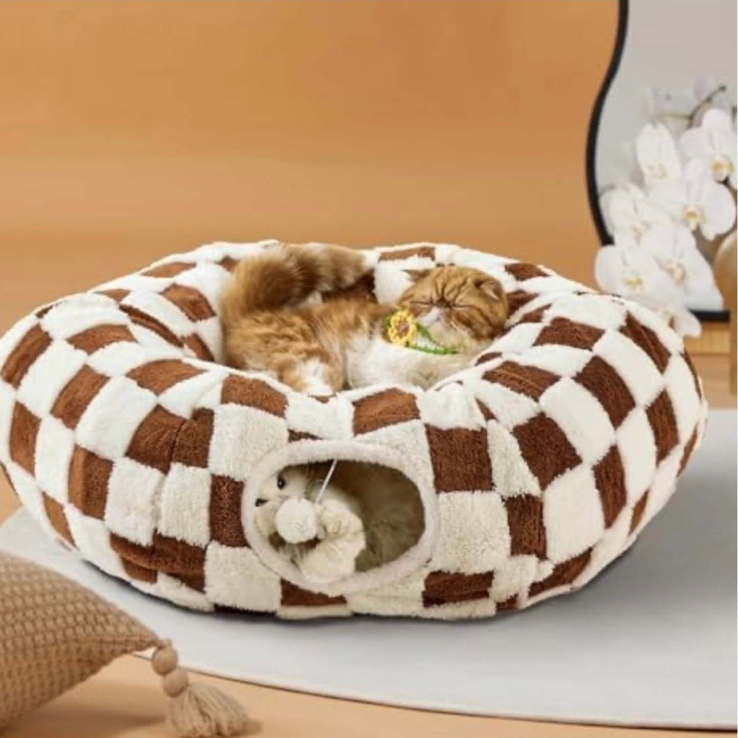 Multifunctional Plush Cat Bed with tunnel and peephole – cozy donut-shaped bed for indoor cats with play tunnel and soft fluffy fabric